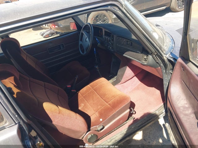1983 SAAB 900 YS3AT34S4D1029793 Photo 4