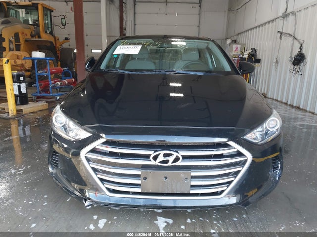 Продажа на аукционе авто 2018 Hyundai Elantra Sel, vin: 5NPD84LF0JH216646, номер лота: 44620415