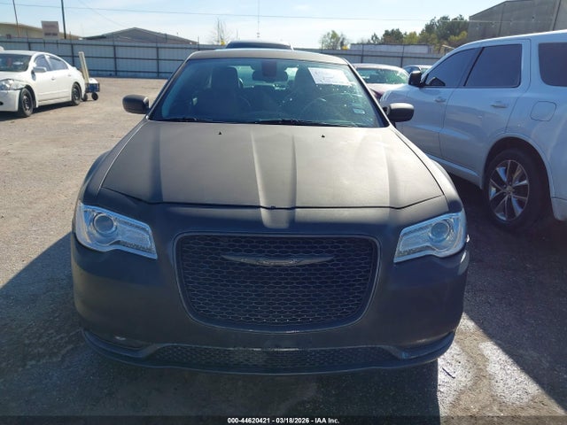 44620421 :رقم المزاد ، 2C3CCARG8FH873028 vin ، 2015 Chrysler 300 Touring مزاد بيع