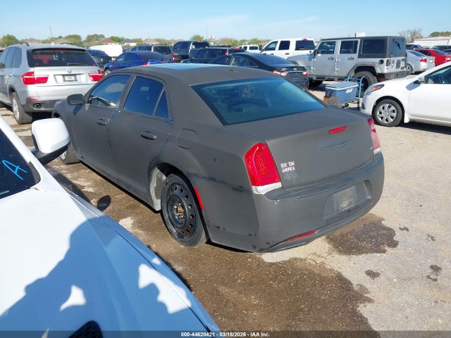 2015 CHRYSLER 300 2C3CCARG8FH873028 Photo 2
