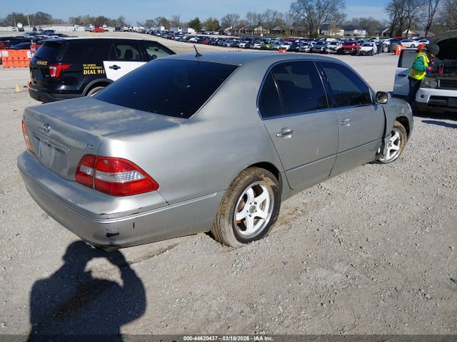 2002 LEXUS LS 430 JTHBN30F420085958 Photo 3