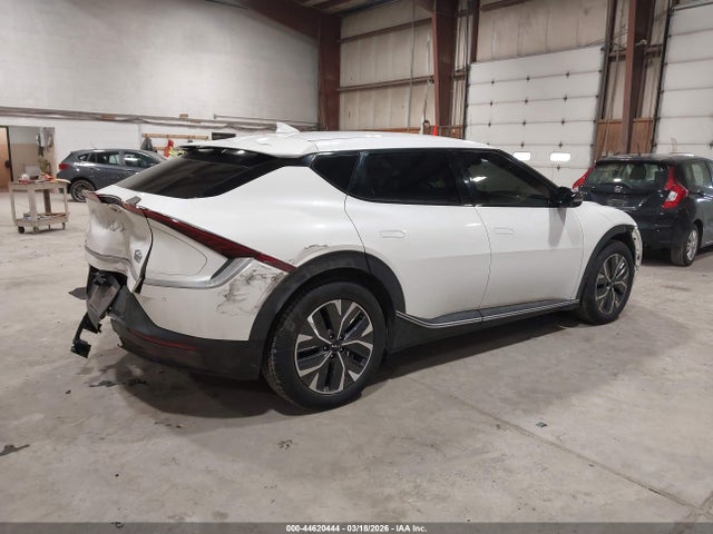 KIA Ev6 Light Long Range 2024 KNDC3DLC7R5210032 Image 4