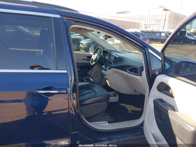 Aukcja sprzedaży 2017 Chrysler Pacifica Touring-l, vin: 2C4RC1BG0HR588093, numer aukcji: 44620469