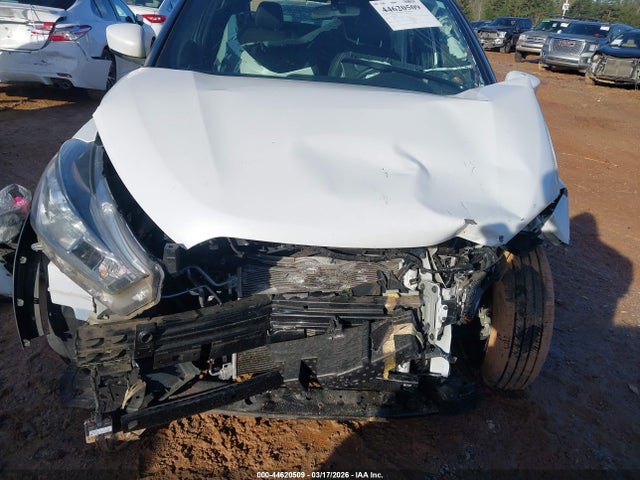 44620509 :رقم المزاد ، 3N1CP5CU3JL536713 vin ، 2018 Nissan Kicks Sv مزاد بيع
