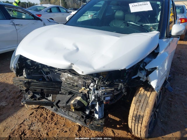 44620509 :رقم المزاد ، 3N1CP5CU3JL536713 vin ، 2018 Nissan Kicks Sv مزاد بيع