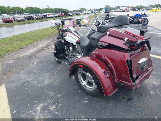 2014 HARLEY-DAVIDSON FLHTCUTG 1HD1MAL11EB855139 Photo 2