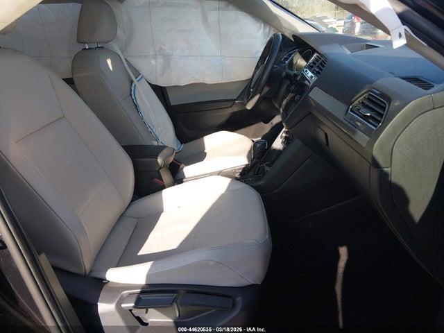 Продаж на аукціоні авто 2020 Volkswagen Tiguan 2.0t Se/2.0t Se R-line Black/2.0t Sel, vin: 3VV3B7AX7LM101860, номер лоту: 44620535