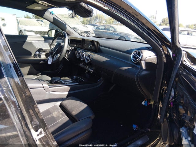 2019 MERCEDES-BENZ A 220 WDD3G4EB9KW001387 Photo 4