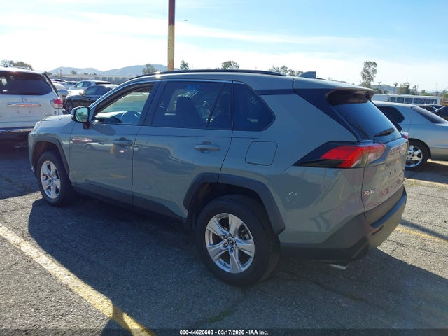 Toyota Rav4 Xle 2021 2T3W1RFV8MW110102 Image 3