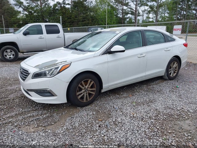Hyundai SONATA SE 2015 5NPE24AF3FH167295 Image 2