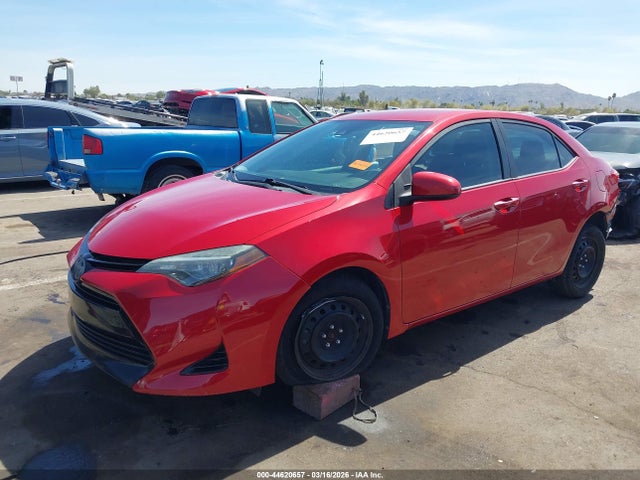 Toyota COROLLA LE 2018 2T1BURHEXJC121692 Image 2