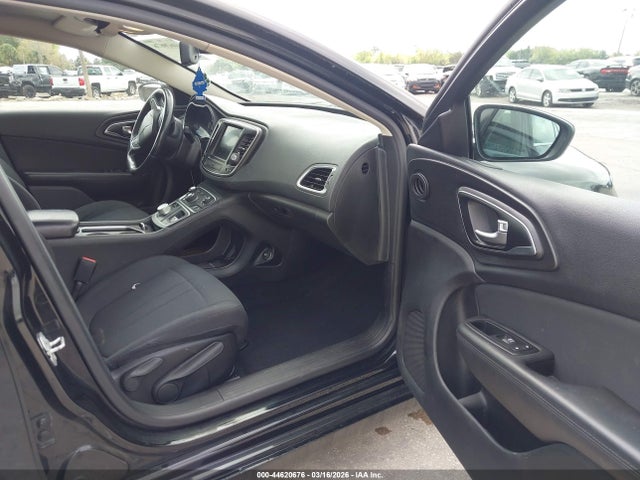 44620676 :رقم المزاد ، 1C3CCCAB2FN748593 vin ، 2015 Chrysler 200 Limited مزاد بيع