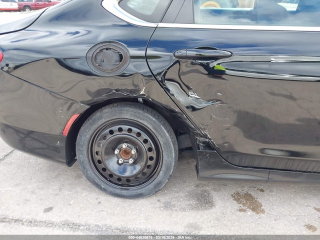 44620676 :رقم المزاد ، 1C3CCCAB2FN748593 vin ، 2015 Chrysler 200 Limited مزاد بيع