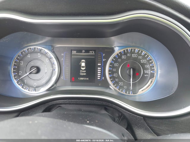 44620676 :رقم المزاد ، 1C3CCCAB2FN748593 vin ، 2015 Chrysler 200 Limited مزاد بيع