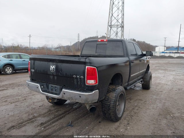 2017 RAM 2500 3C6UR5FLXHG772400 Photo 3