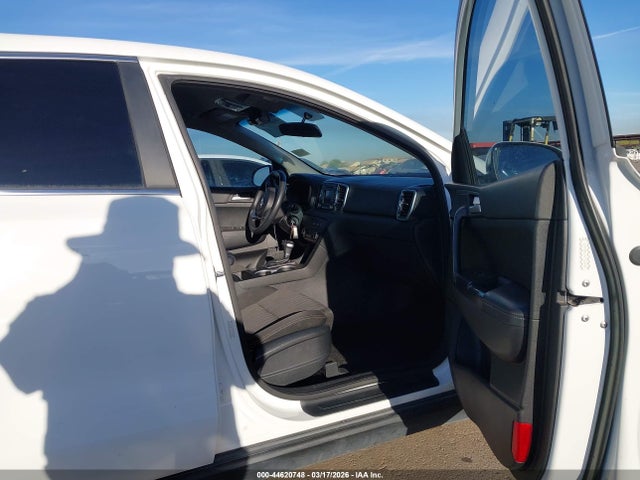 Продажа на аукционе авто 2017 Kia Sportage Lx, vin: KNDPM3AC4H7220404, номер лота: 44620748