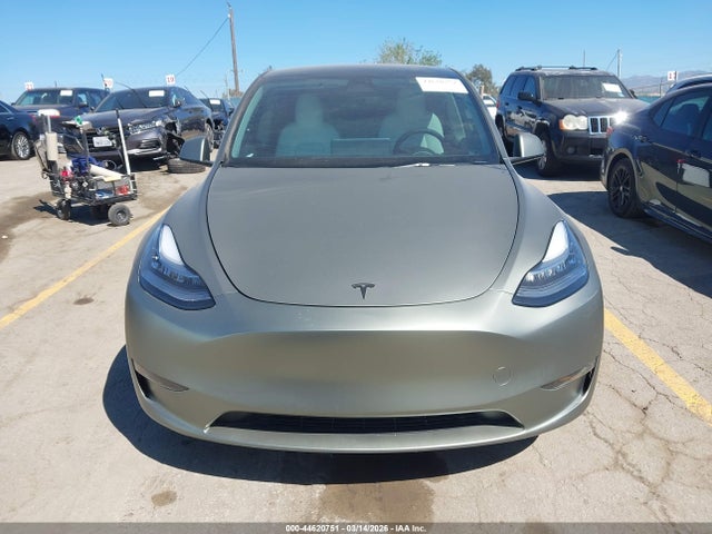 2023 Tesla Model Y Awd/long Range Dual Motor All-wheel Drive მანქანა იყიდება აუქციონზე, vin: 7SAYGDEE2PF615304, აუქციონის ნომერი: 44620751