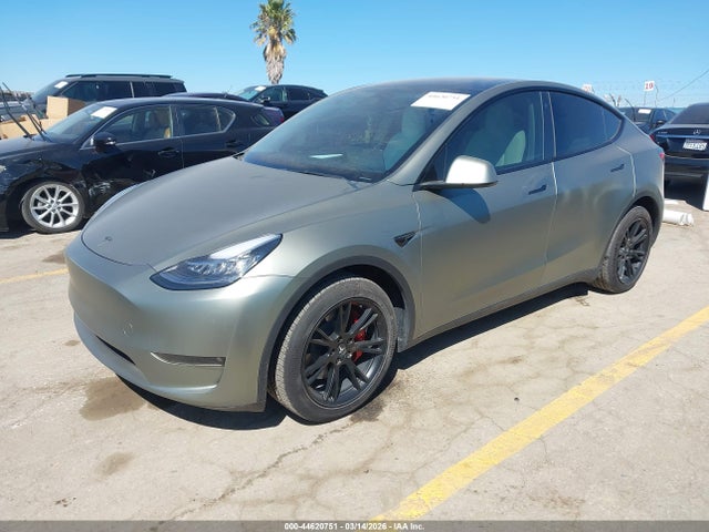 2023 Tesla Model Y Awd/long Range Dual Motor All-wheel Drive მანქანა იყიდება აუქციონზე, vin: 7SAYGDEE2PF615304, აუქციონის ნომერი: 44620751