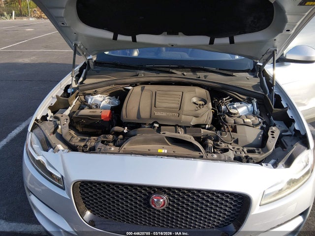 Jaguar F-pace 25t Prestige 2018 SADCK2FX7JA255025 Image 10