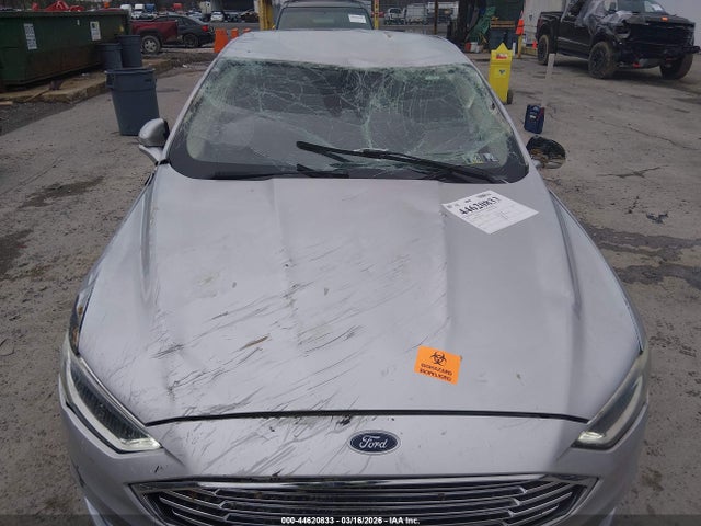 44620833 :رقم المزاد ، 3FA6P0LU7HR307509 vin ، 2017 Ford Fusion Hybrid Se مزاد بيع