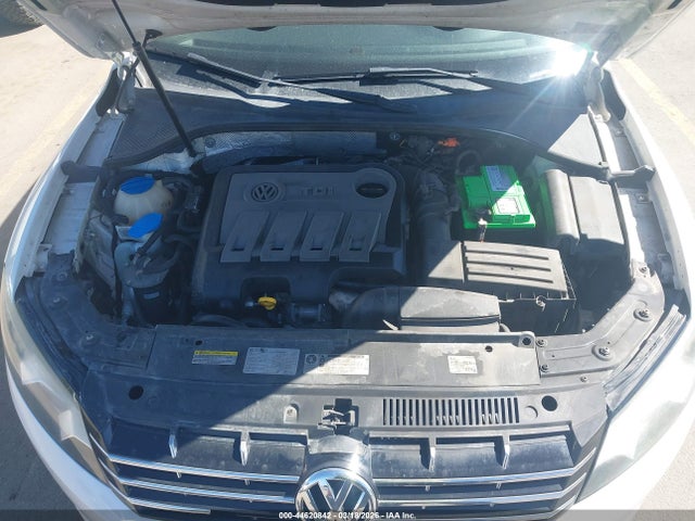 2014 Volkswagen Passat 2.0l Tdi Se მანქანა იყიდება აუქციონზე, vin: 1VWBN7A31EC078687, აუქციონის ნომერი: 44620842