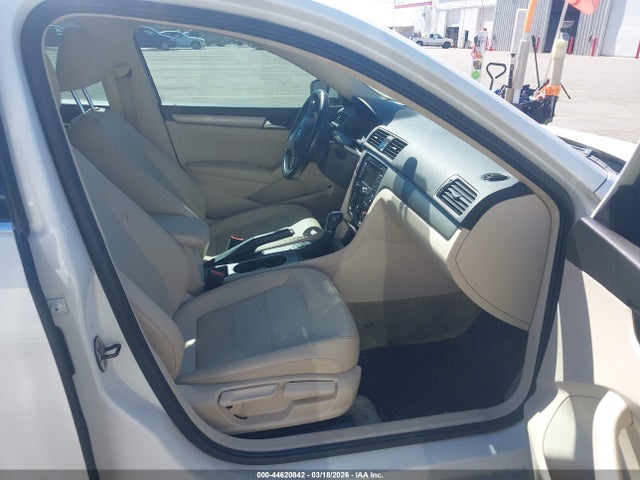 2014 Volkswagen Passat 2.0l Tdi Se მანქანა იყიდება აუქციონზე, vin: 1VWBN7A31EC078687, აუქციონის ნომერი: 44620842