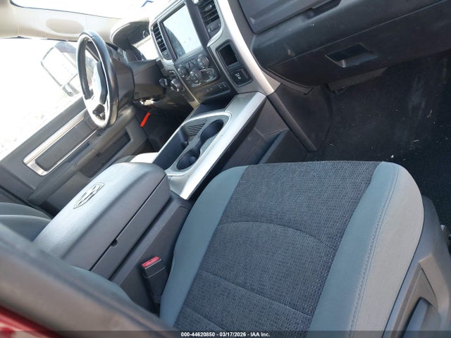 3C6RR6LT9HG787549 RAM 1500 Big Horn 4x2 5&#039;7 Box