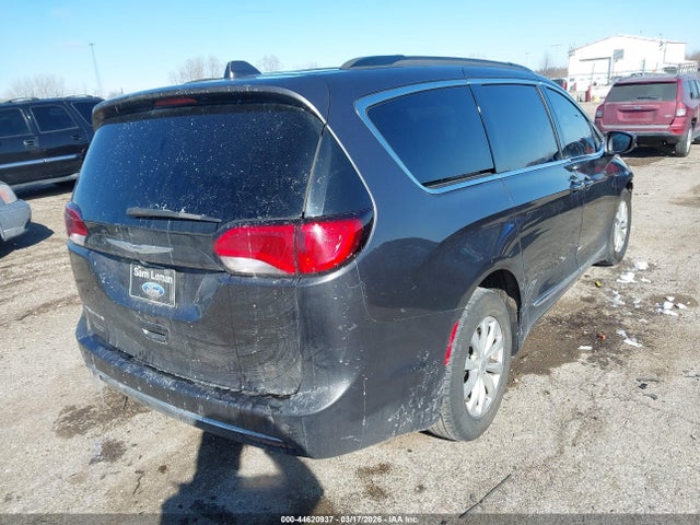 Продаж на аукціоні авто 2017 Chrysler Pacifica Touring-l, vin: 2C4RC1BG3HR794282, номер лоту: 44620937