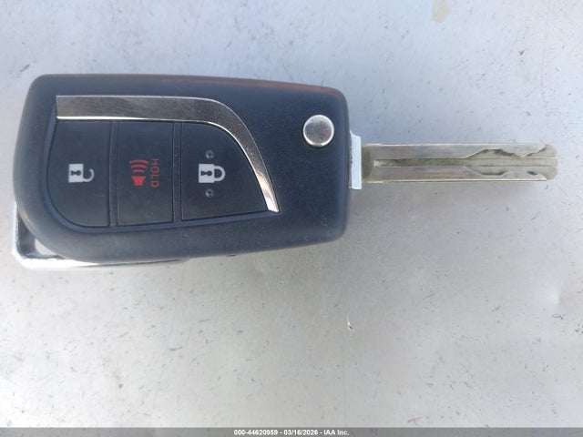 Toyota C-HR XLE 2018 NMTKHMBX3JR056417 Image 11