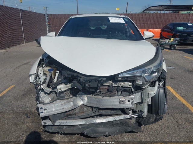 Toyota C-HR XLE 2018 NMTKHMBX3JR056417 Image 12