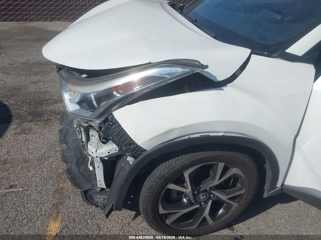Toyota C-HR XLE 2018 NMTKHMBX3JR056417 Image 18