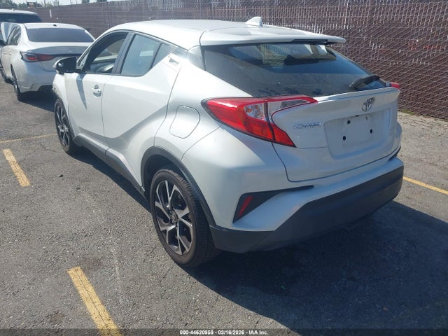 Toyota C-HR XLE 2018 NMTKHMBX3JR056417 Image 3