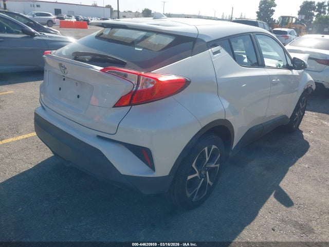 Toyota C-HR XLE 2018 NMTKHMBX3JR056417 Image 4