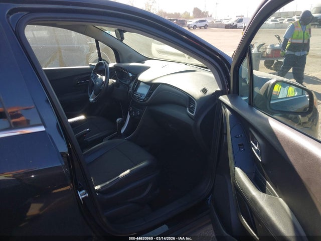 3GNCJLSB8HL266253 Chevrolet Trax Lt
