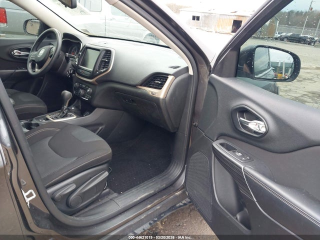 Продажа на аукционе авто 2016 Jeep Cherokee Latitude, vin: 1C4PJMCS0GW157129, номер лота: 44621019