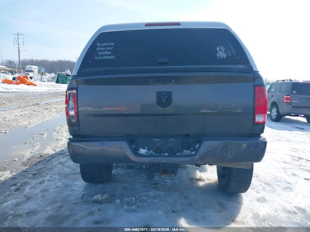 44621071 :رقم المزاد ، 3C6UR5DLXJG273850 vin ، 2018 Ram 2500 Big Horn  4x4 6'4 Box مزاد بيع