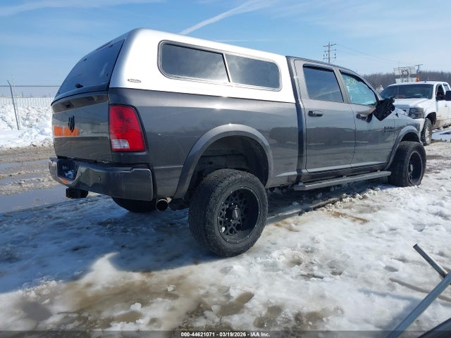 44621071 :رقم المزاد ، 3C6UR5DLXJG273850 vin ، 2018 Ram 2500 Big Horn  4x4 6'4 Box مزاد بيع