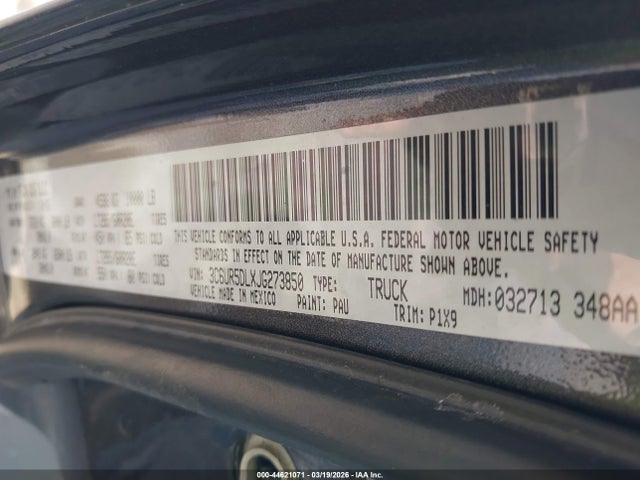 44621071 :رقم المزاد ، 3C6UR5DLXJG273850 vin ، 2018 Ram 2500 Big Horn  4x4 6'4 Box مزاد بيع