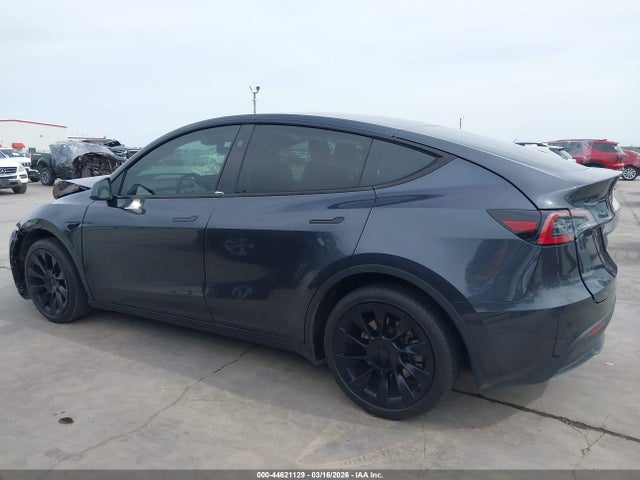 2024 Tesla Model Y Long Range Dual Motor All-wheel Drive მანქანა იყიდება აუქციონზე, vin: 7SAYGDEE3RA229264, აუქციონის ნომერი: 44621129