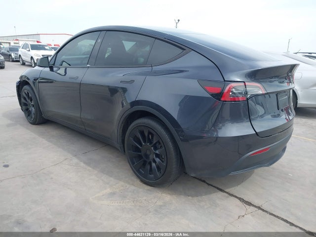 2024 Tesla Model Y Long Range Dual Motor All-wheel Drive მანქანა იყიდება აუქციონზე, vin: 7SAYGDEE3RA229264, აუქციონის ნომერი: 44621129