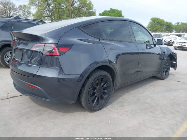 2024 Tesla Model Y Long Range Dual Motor All-wheel Drive მანქანა იყიდება აუქციონზე, vin: 7SAYGDEE3RA229264, აუქციონის ნომერი: 44621129