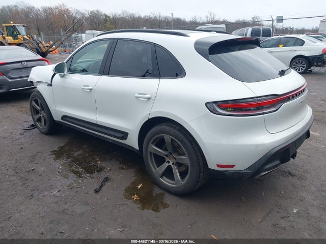 2022 PORSCHE MACAN WP1AA2A50NLB11627 Photo 2
