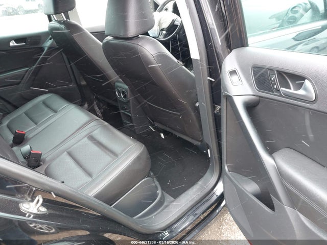 44621238 :رقم المزاد ، WVGBV3AX5EW615019 vin ، 2014 Volkswagen Tiguan Se مزاد بيع