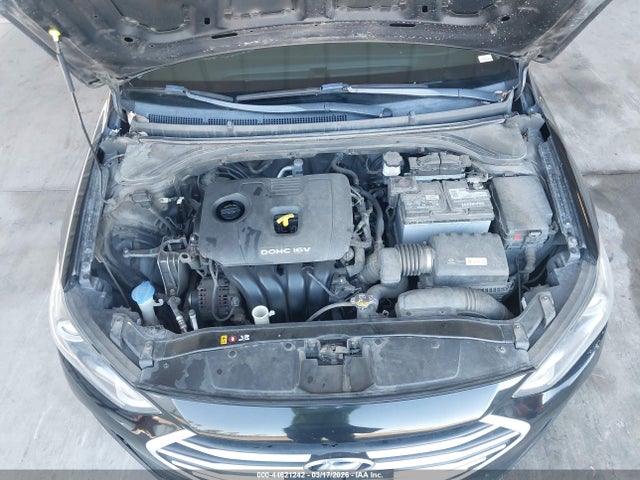5NPD74LF0HH204025 Hyundai ELANTRA SE