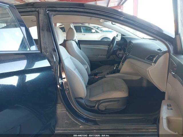 5NPD74LF0HH204025 Hyundai ELANTRA SE