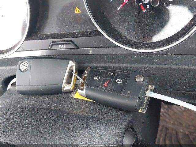 2016 VOLKSWAGEN E-GOLF WVWKP7AU9GW916911 Photo 10