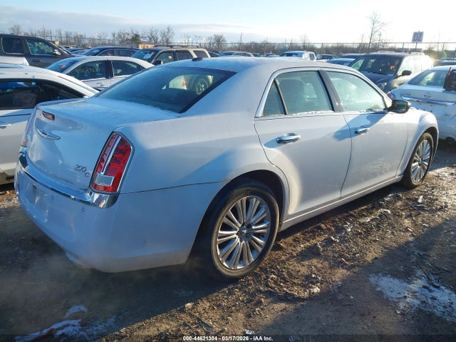 2011 CHRYSLER 300C 2C3CK6CTXBH590565 Photo 3