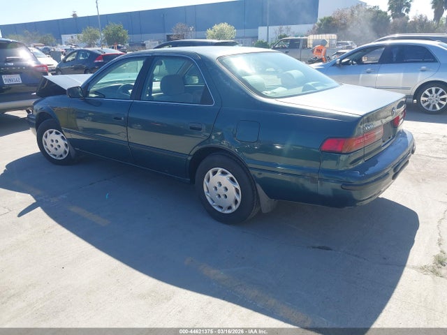1998 TOYOTA CAMRY JT2BG22KXW0210508 Photo 2