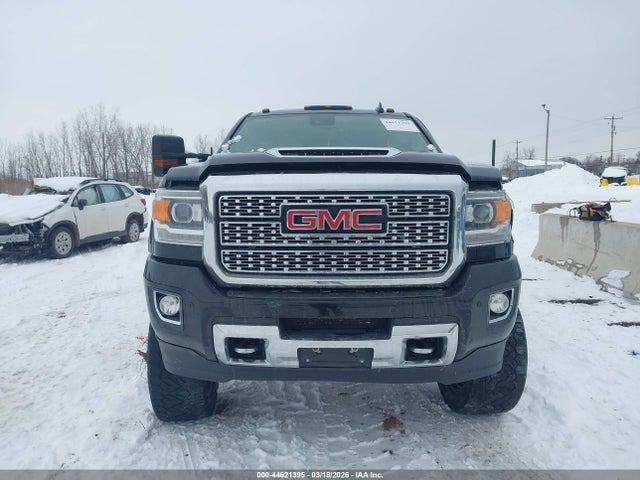 1GT12UEY4JF163463 GMC Sierra 2500hd Denali