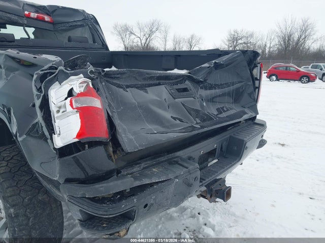 1GT12UEY4JF163463 GMC Sierra 2500hd Denali